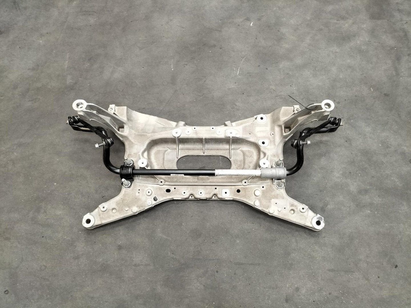 JAGUAR E PACE X540 R-Dynamic SUBFRAME VOOR 2021, Ophalen of Verzenden, Gebruikt, Stiba lid