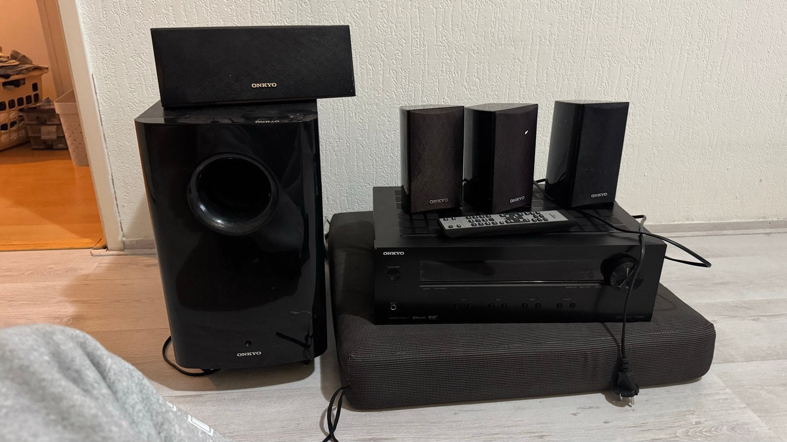 Onkyo Home Cinema Set - TX-8220 Receiver, SKW-501E Subwoofer, Overige merken, 70 watt of meer, Ophalen of Verzenden, Zo goed als nieuw