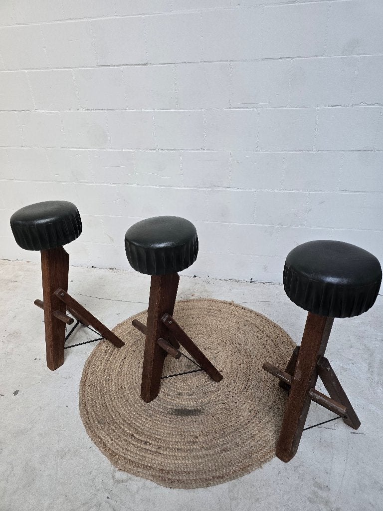 Brutalistische barkrukken 1970 design, Ophalen, Gebruikt, Met voetsteun, 60 tot 90 cm