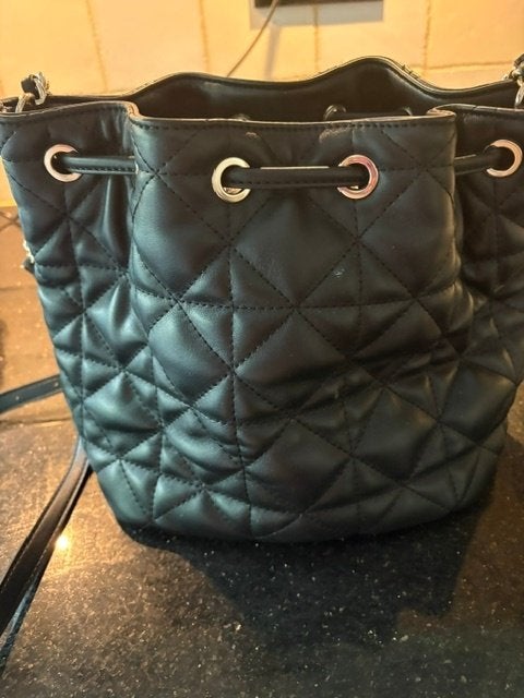 Guess rugtasje, 25 tot 40 cm, Ophalen of Verzenden, Zo goed als nieuw, Overige merken