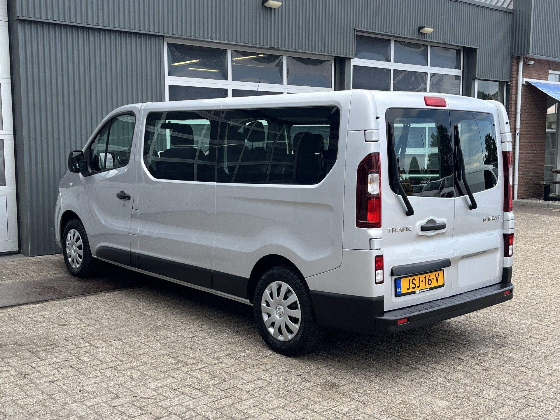 Renault Trafic Passenger 1.6 dCi 122pk Grand Intens Energy A, Auto's, Voorwielaandrijving, Stof, Gebruikt, 2000 kg