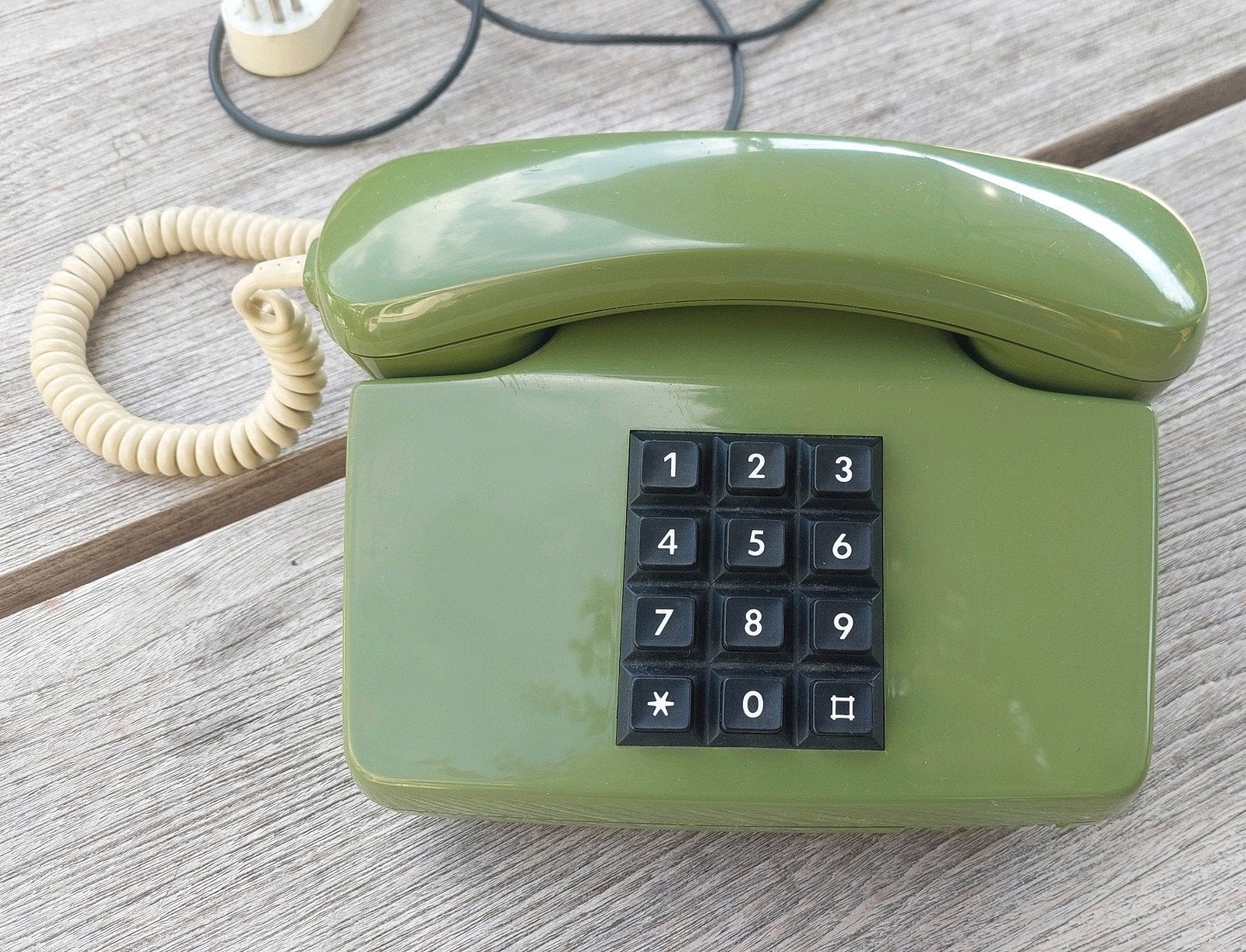 Vintage Duitse groene druktoetsen telefoon FeTap 751-1, Telecommunicatie, Vaste telefoons | Niet Draadloos, Ophalen of Verzenden