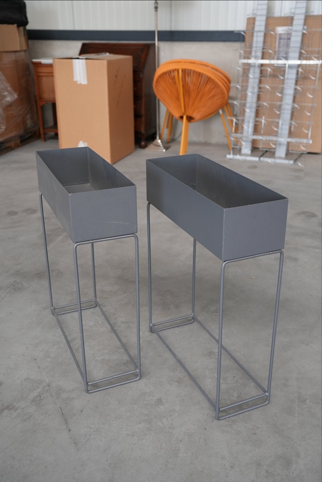 Set 2 moderne plantenbakken op standaard - metaal grijs, Ophalen, Gebruikt, Minder dan 60 cm, 60 cm of meer