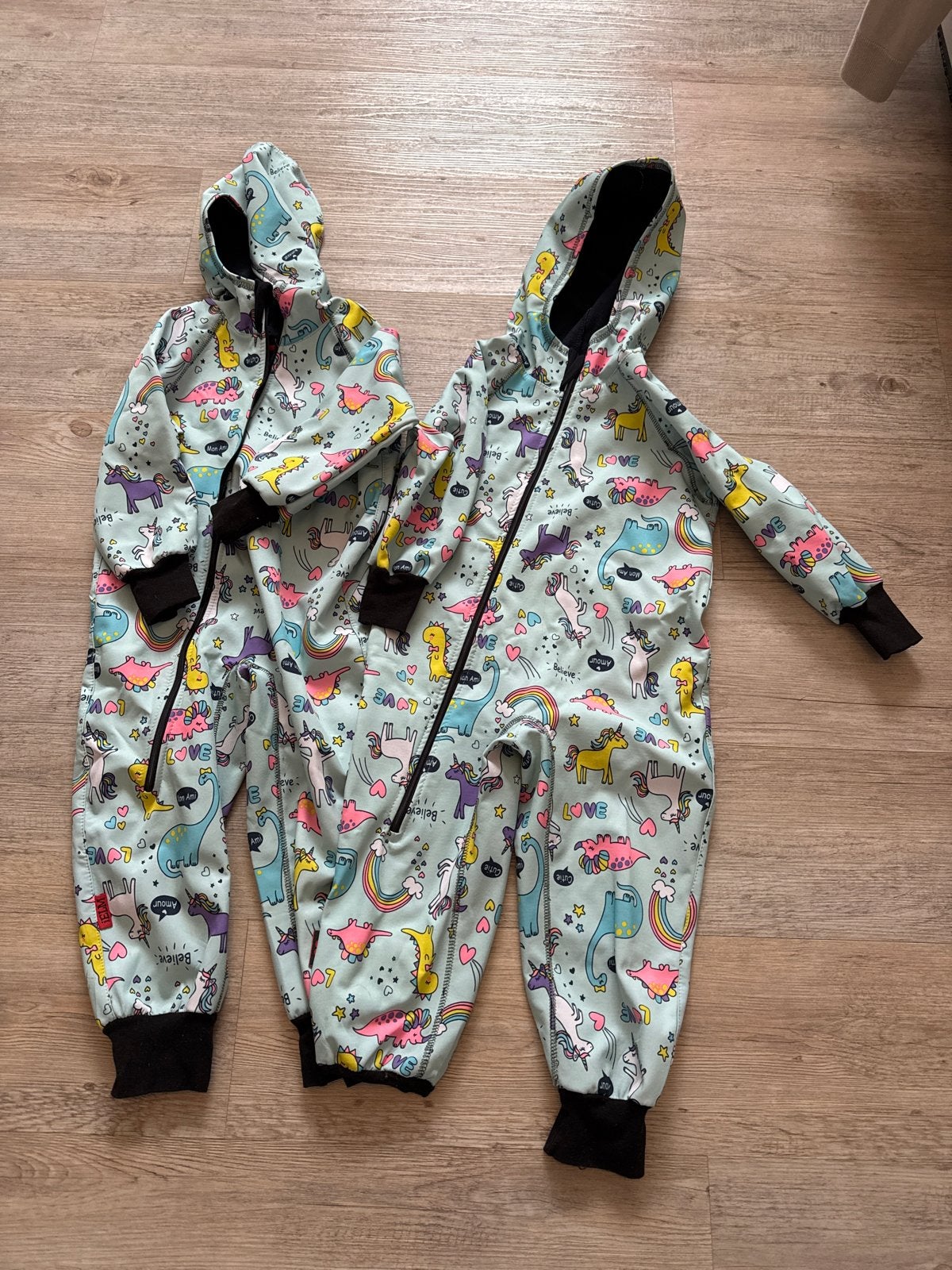 Nieuwstaat! 2x Reflecterend Ielm Softshell Pak Maat 104, Kinderen en Baby's, Ophalen of Verzenden, Nieuw, Jongen of Meisje, Setje