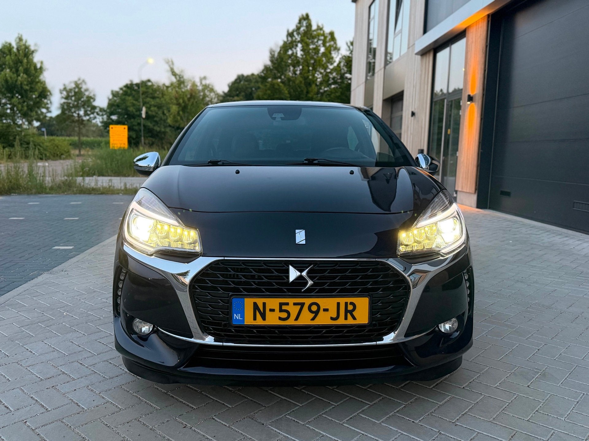 DS 3 1.6 THP Sport Chic (bj 2015) 60th anniversary|Xenon|Nav, Auto's, DS, Voorwielaandrijving, Gebruikt, Euro 6, Blauw