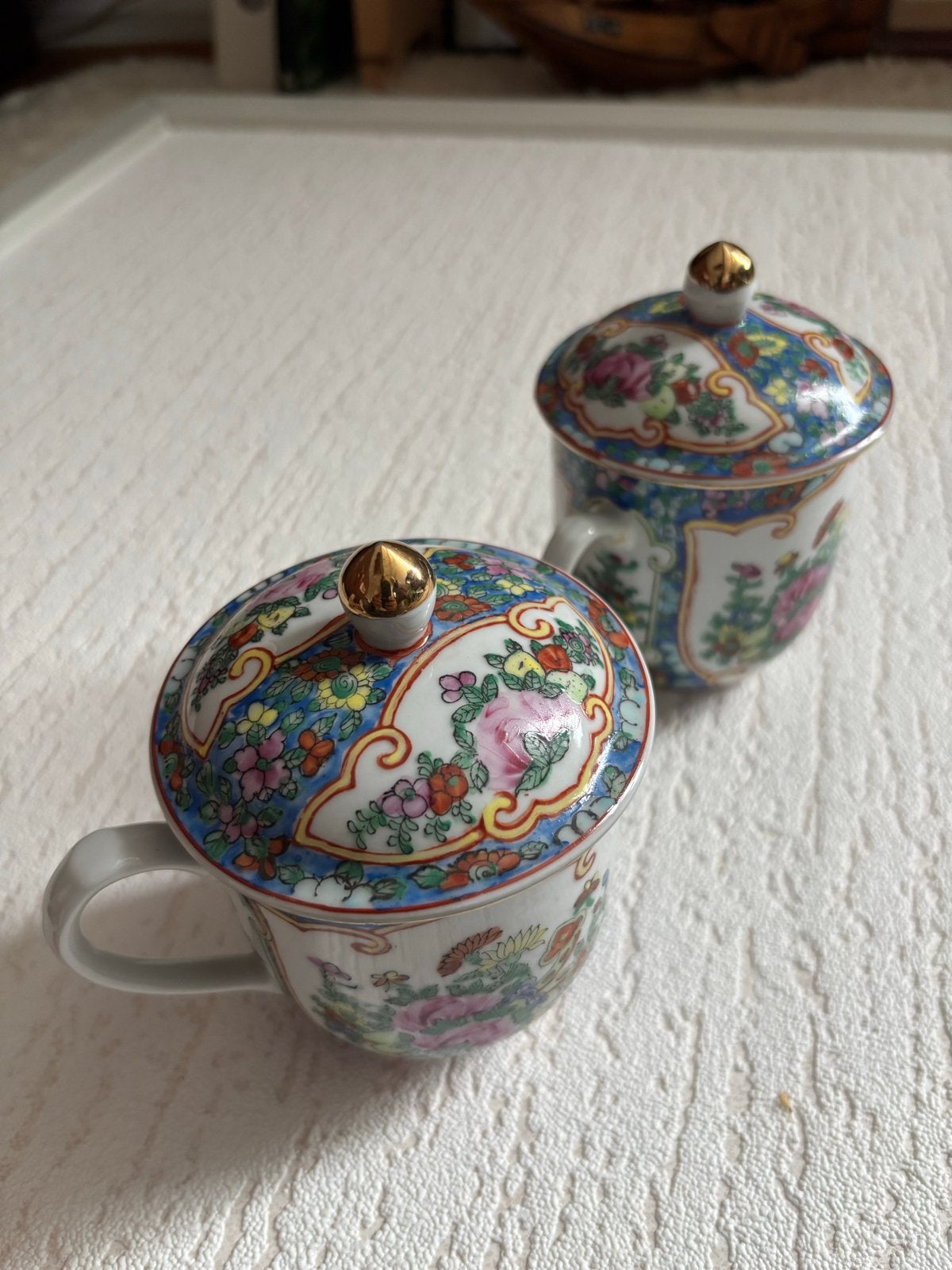 Set van 2 Chinese theekopjes met deksel - Handgeschilderd, Ophalen of Verzenden