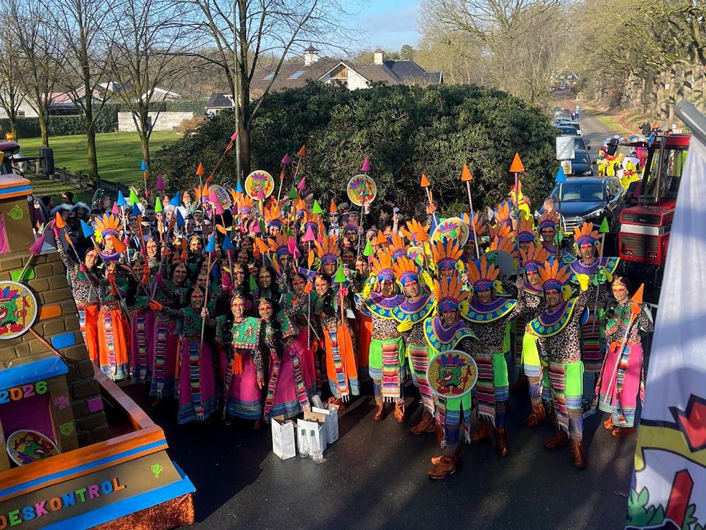 56 Maya carnavals kostuums prijswinnende grote loopgroep!, Ophalen, Carnaval, Maat 46/48 (XL) of groter, Zo goed als nieuw