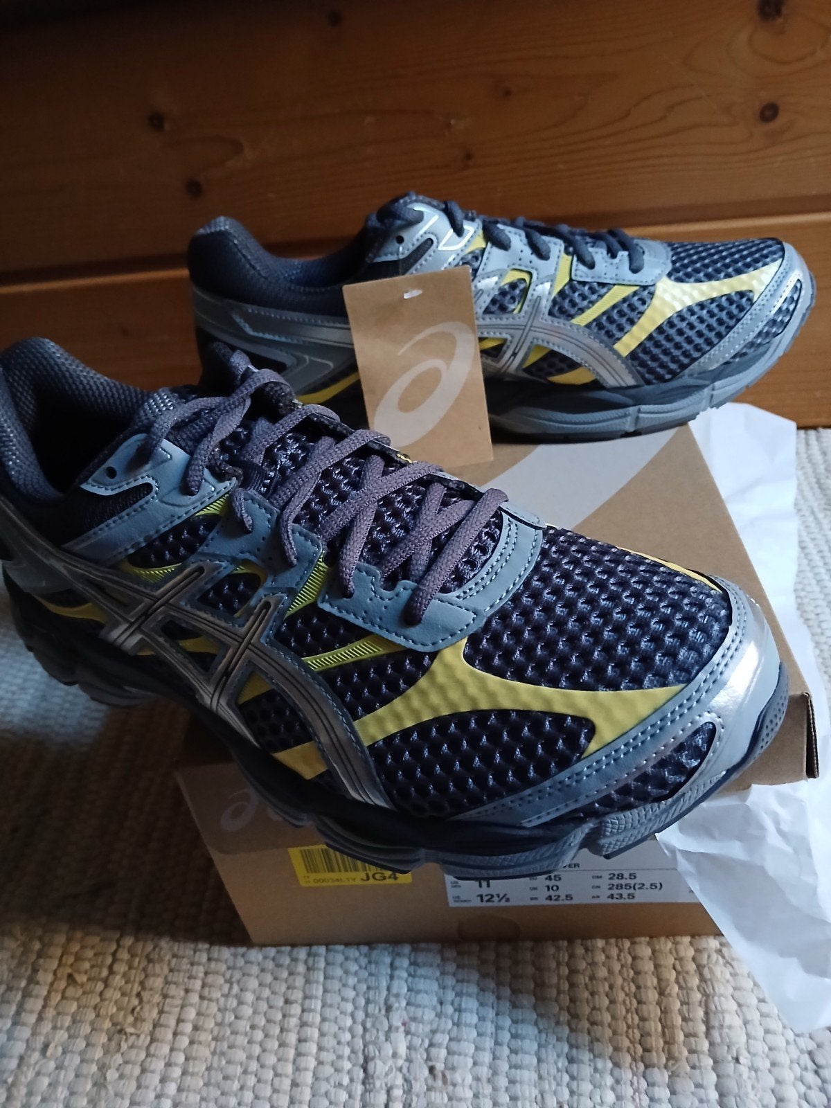 Nieuw ongedragen vaste prijs €75,- Asics cumulus 16 maat 45, Kleding | Heren, Schoenen, Zwart, Nieuw, Ophalen of Verzenden, Sneakers of Gympen