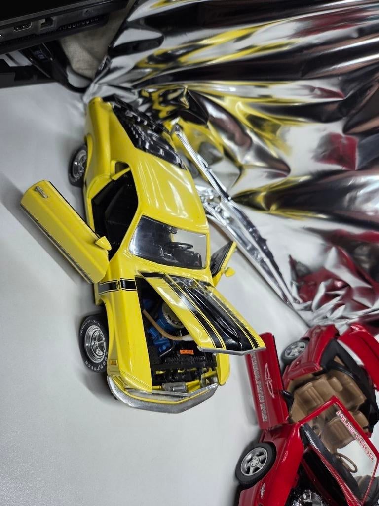 Ford Mustang. Boss 302 1970   drie stuks. 3, Hobby en Vrije tijd, Modelauto's | 1:18, Ophalen of Verzenden, Zo goed als nieuw