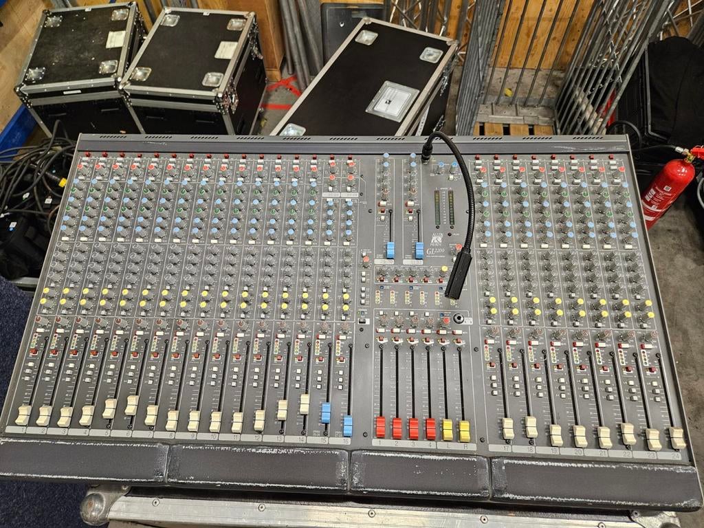 Mengtafel GL 2200, Ophalen, Gebruikt, 20 kanalen of meer, Microfooningang