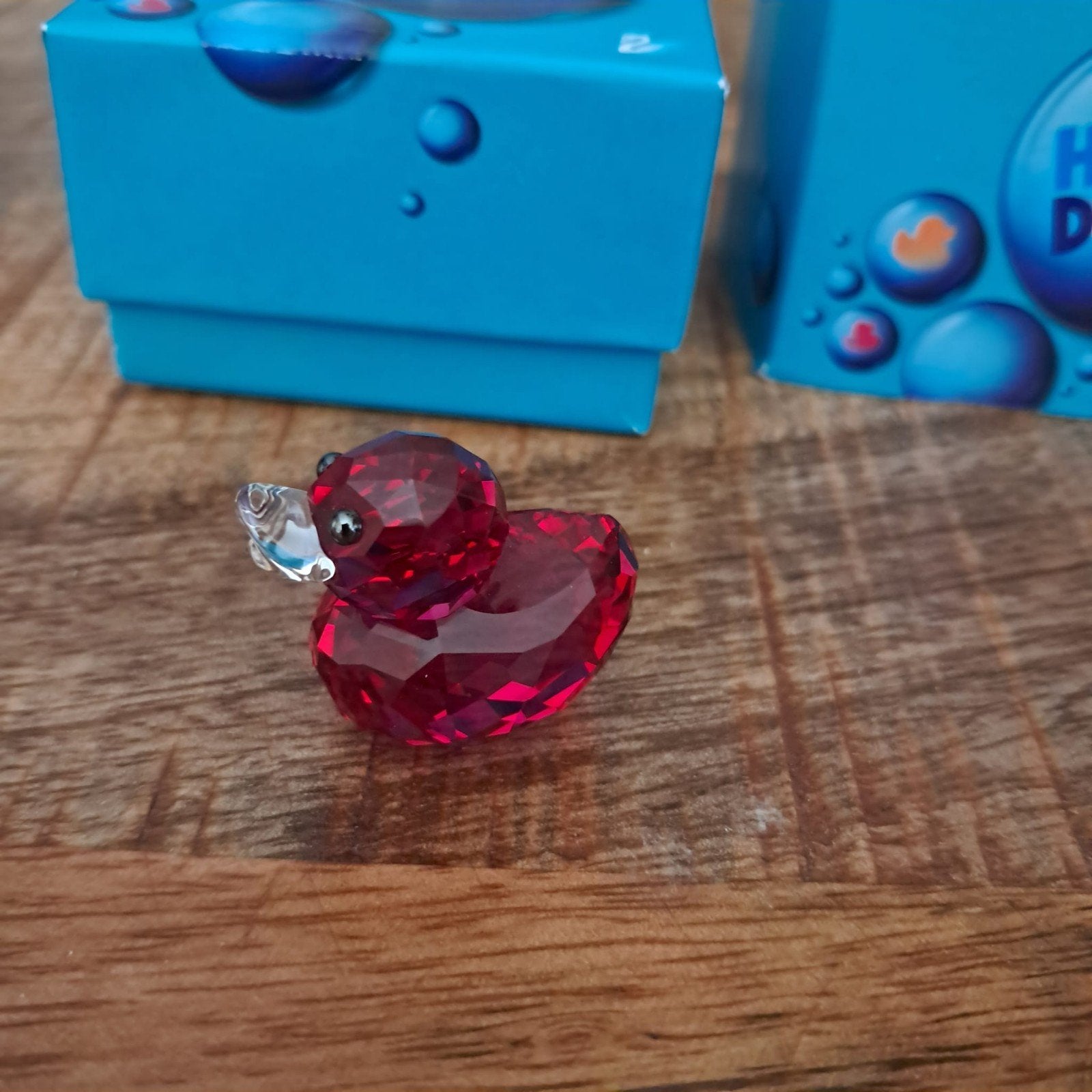 Swarovski Duck Eendje met DC, Ophalen of Verzenden, Zo goed als nieuw, Figuurtje