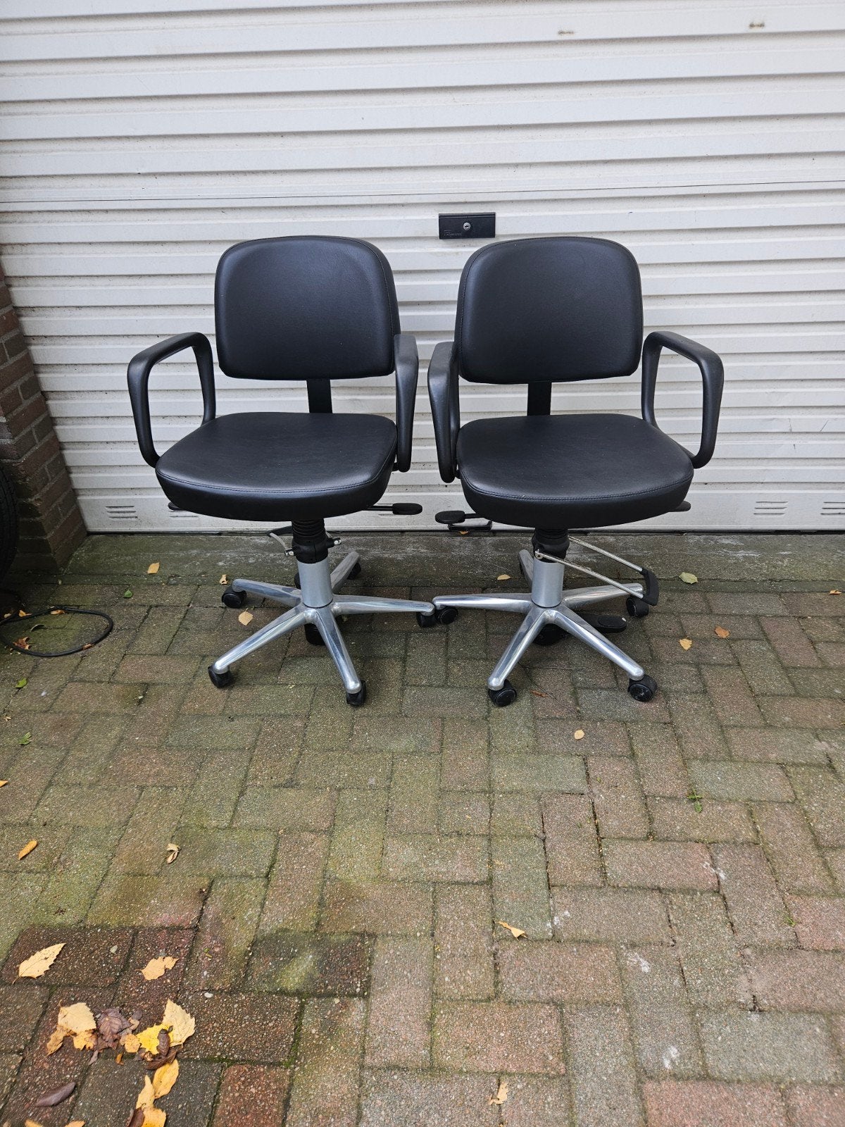 kapperstoelen tweestuks, Ophalen of Verzenden, Zo goed als nieuw, Zwart