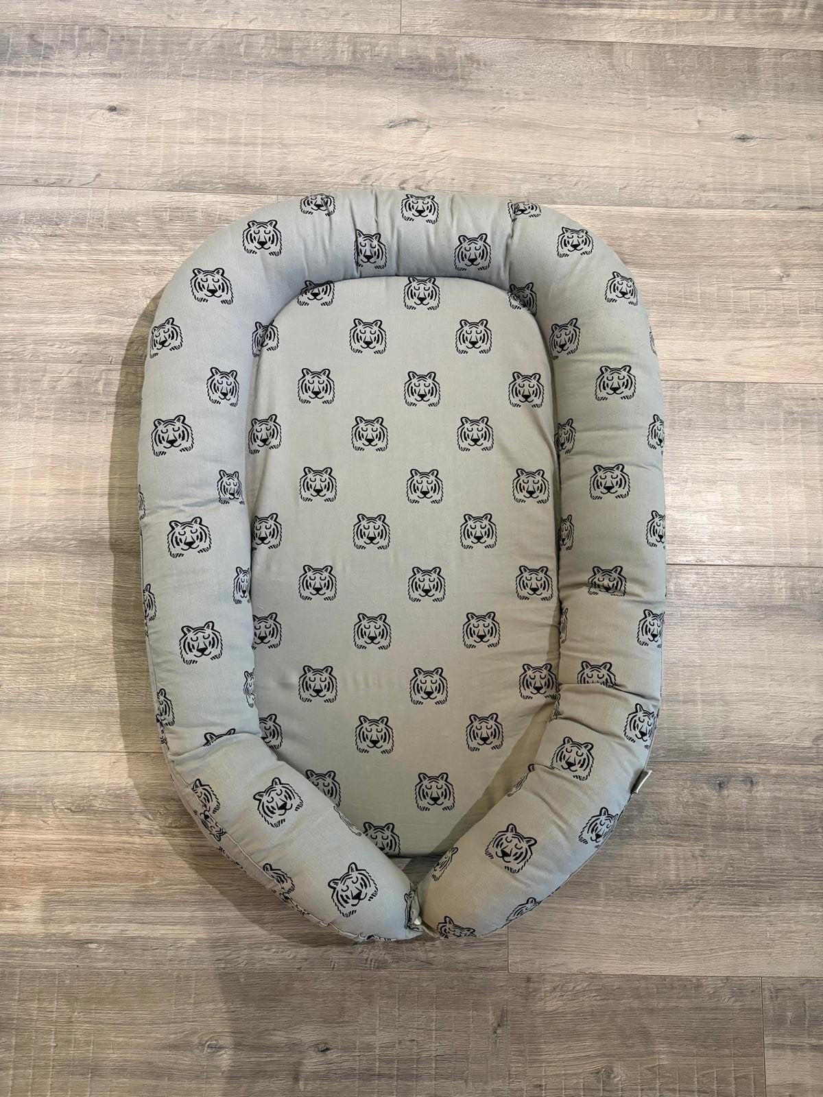 Jolein babynestje met tijgerprint - gebruikt, Ophalen, Gebruikt