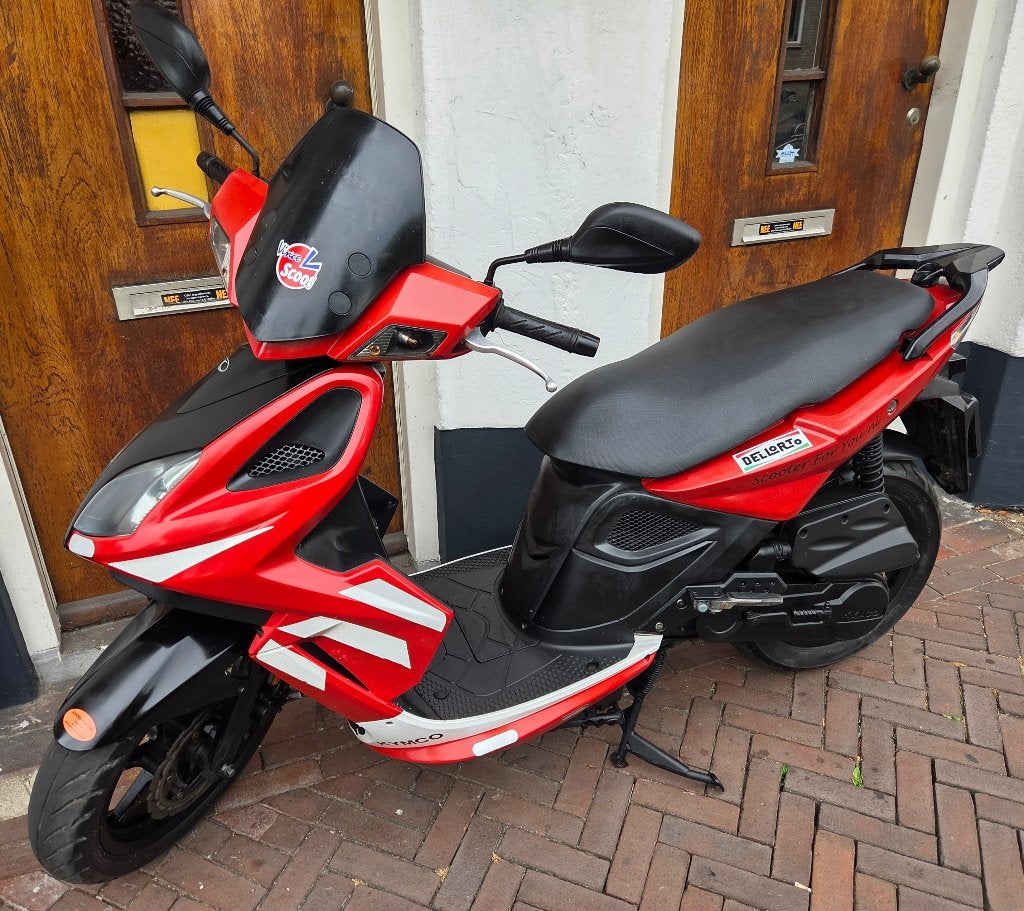 Kymco Super 8 Rood Bromscooter €1195 bij Scooterforyou, Ophalen, Maximaal 45 km/u, Zo goed als nieuw, Benzine
