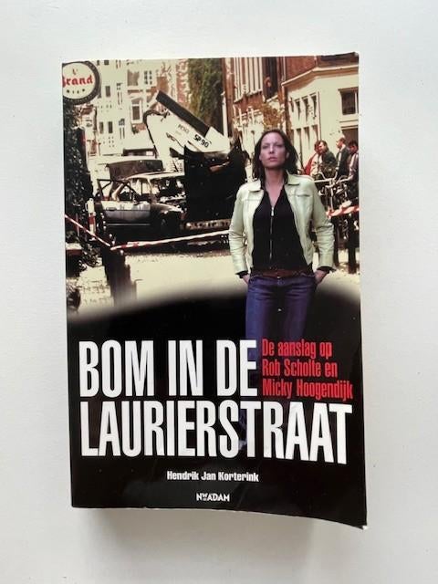Bom in de laurierstraat. Aanslag rob scholte. H.j. Karterink, Ophalen, 20e eeuw of later, Gelezen, Rob scholte. H.j. Karterink.
