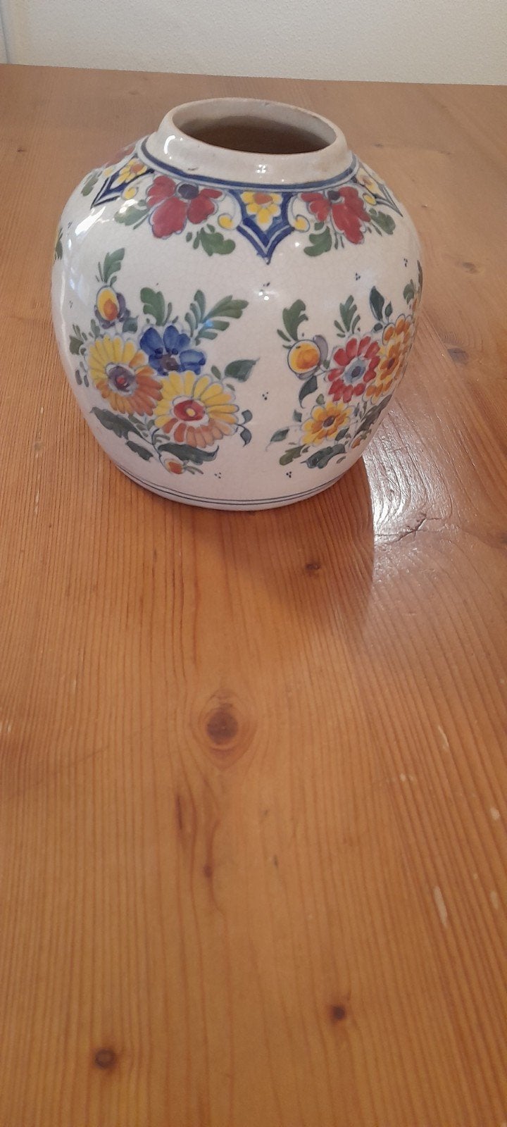 Antieke handgeschilderde vaas met bloemmotief, Ophalen of Verzenden