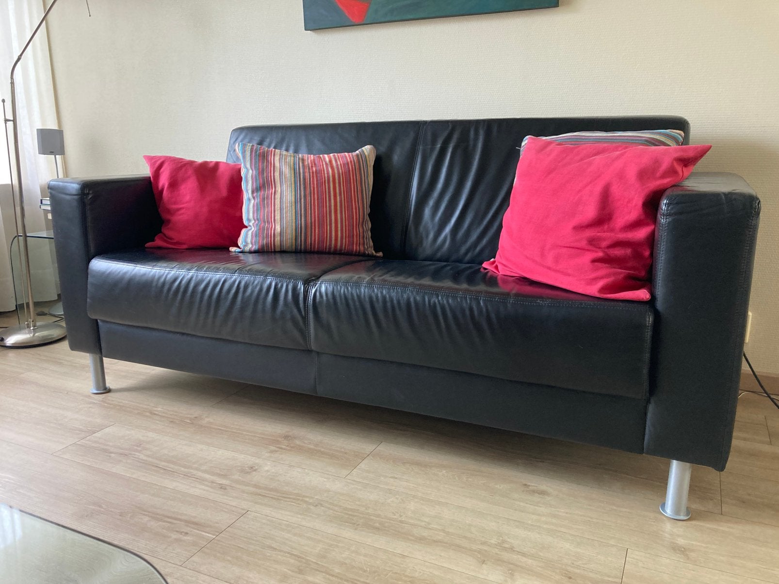 Nette twee persoons leren bank, Ophalen, 150 tot 200 cm, Tweepersoons, 75 tot 100 cm