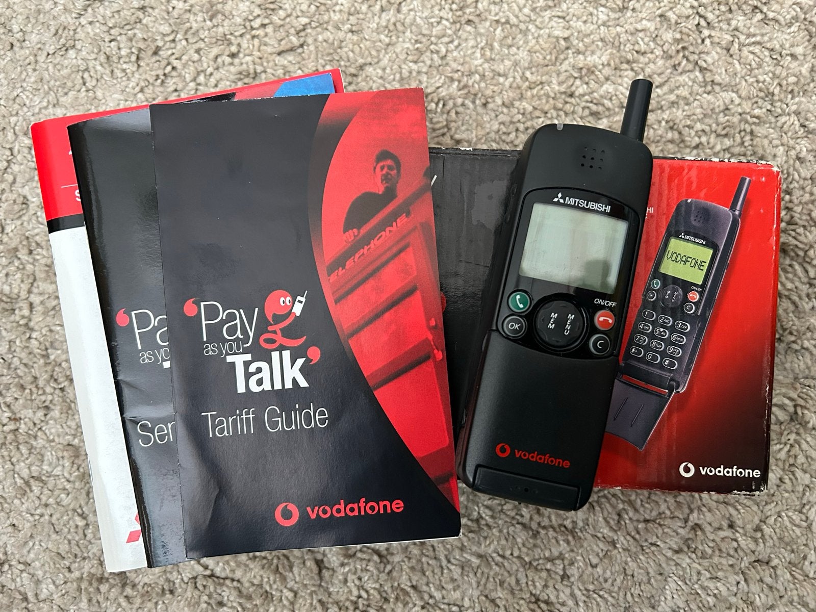 Vintage Mitsubishi Vodafone Mobiele Telefoon met Handleiding, Telecommunicatie, Gebruikt, Geen camera, Ophalen of Verzenden, Klassiek of Candybar