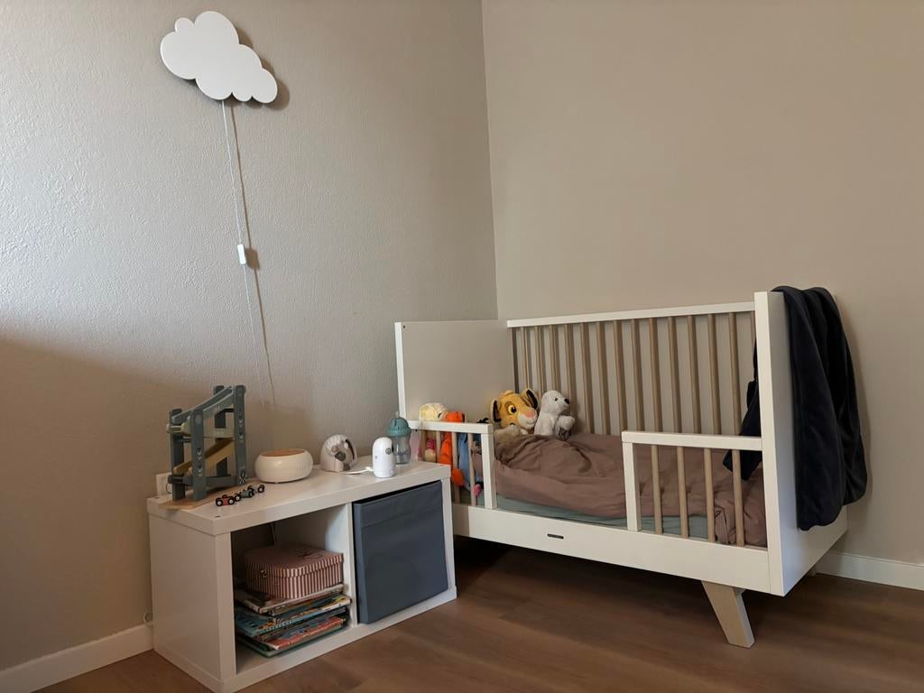 Kidsmill lars meegroei ledikant 60 cm bij 120 cm, Ophalen, Zo goed als nieuw, Jongetje of Meisje