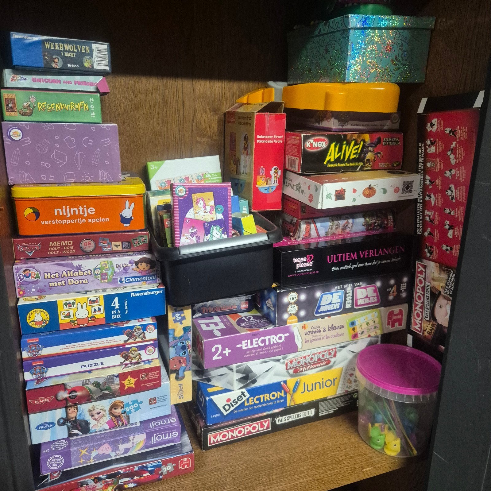 Kast vol met diverse bordspellen en puzzels voor jong en oud, Vijf spelers of meer, Ophalen of Verzenden, Gebruikt