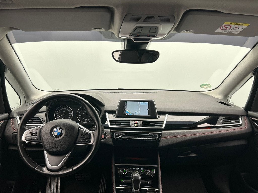 BMW 2-serie Active Tourer 218i Centennial High Executive | N, Auto's, BMW, 1345 kg, Gebruikt, Lichtsensor, Zwart