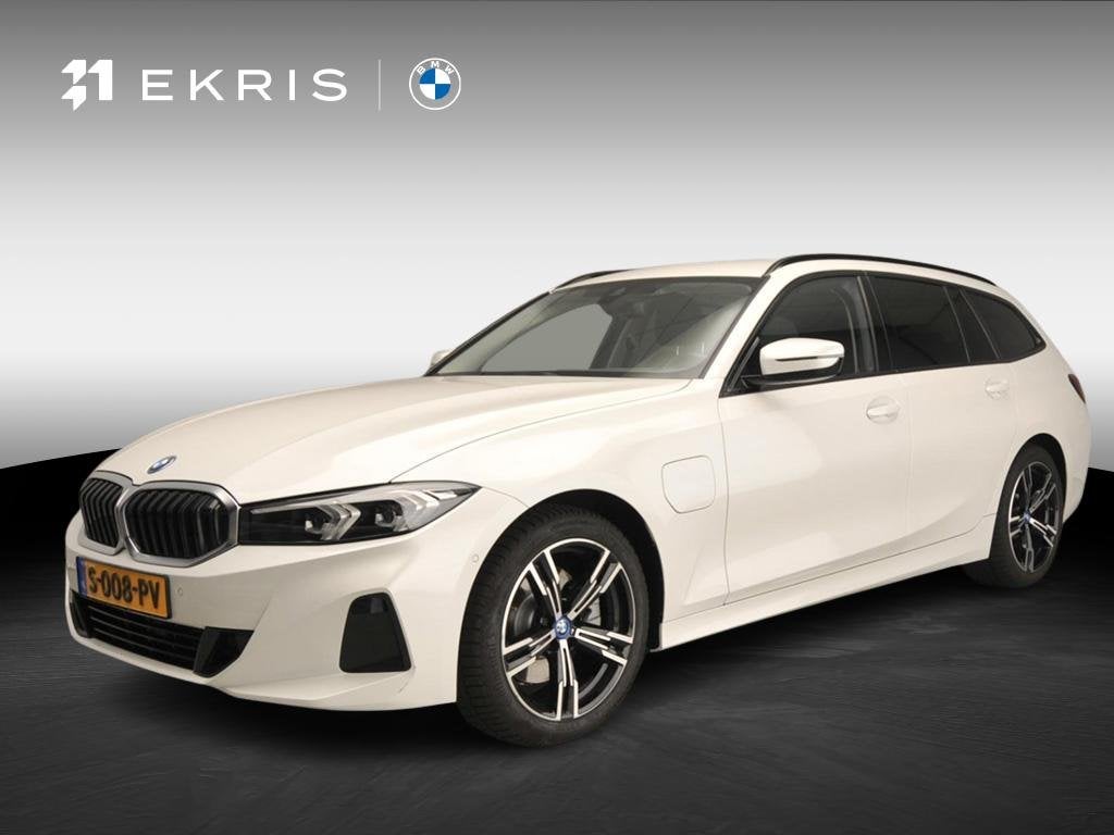 BMW 3 Serie Touring 320e | LED | Leder | Navigatie | Sportst, Gebruikt, 4 cilinders, Wit, 71 km/l