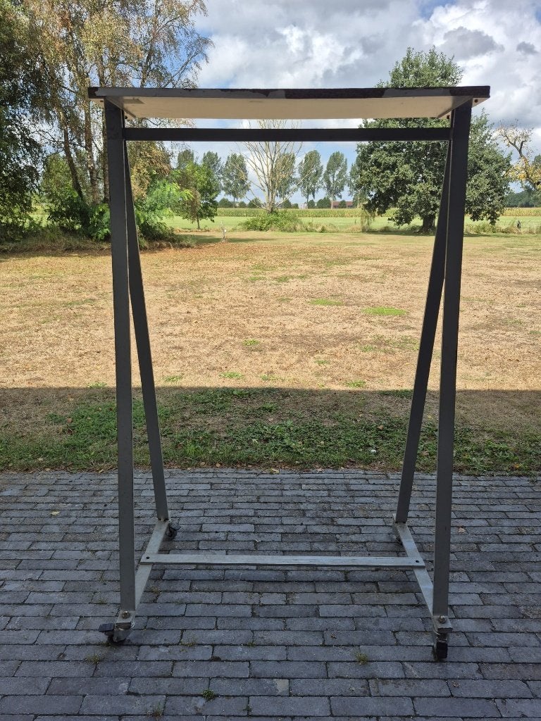 Verrijdbare kapstok / kledingrek op wielen – 142 cm hoog, Ophalen, Met wielen, Gebruikt