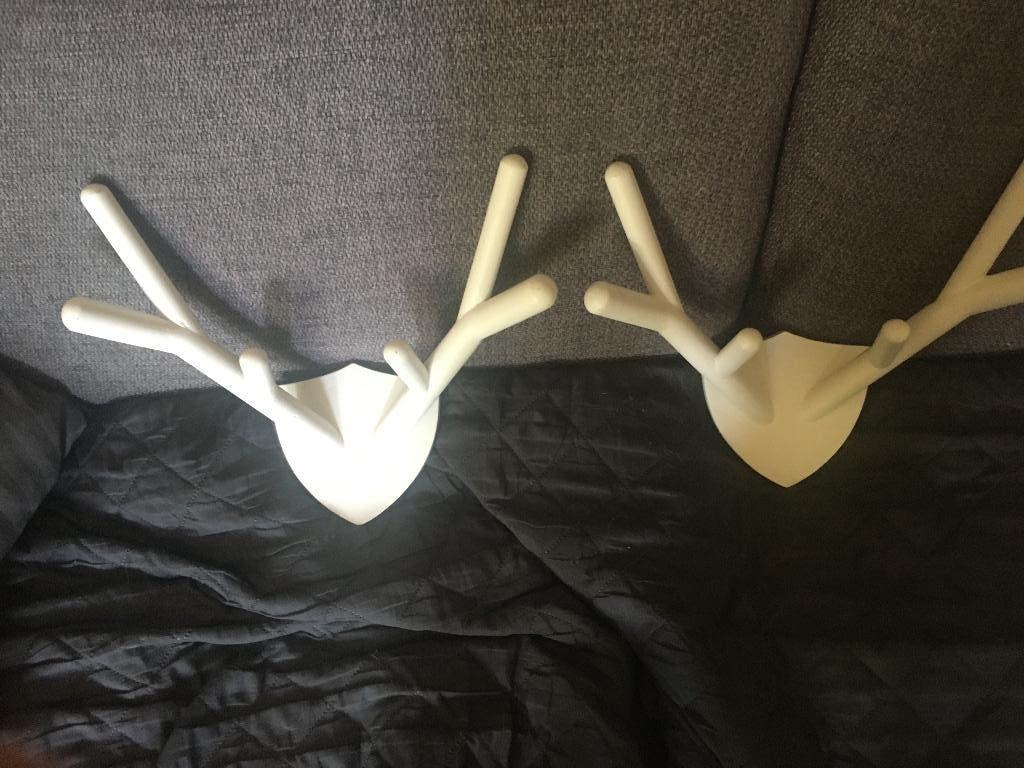 2 houten kapstokjes lijken op een hertengewei, Ophalen, 30 cm, Decoratieobject, Zo goed als nieuw