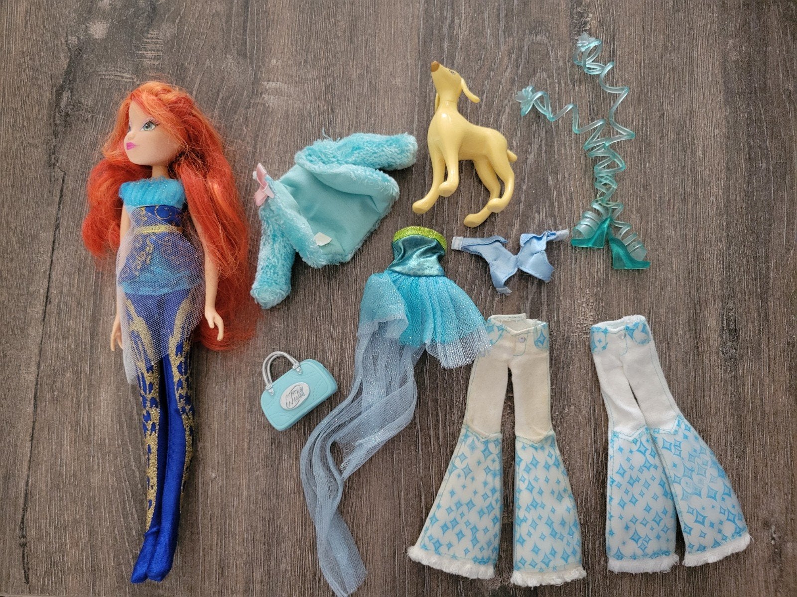 Winx Club bloom pop met accessoires en kleding, Kinderen en Baby's, Speelgoed | Poppen, Ophalen of Verzenden, Zo goed als nieuw