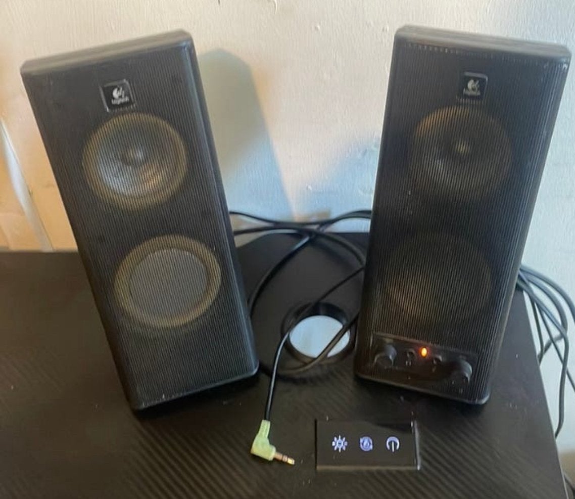 Logitech x140 2.0 speakersysteem, Computers en Software, Pc speakers, Ophalen of Verzenden, Gebruikt, Audiokanaal 2