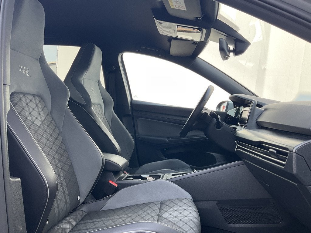 Volkswagen Golf 1.5 eTSI R-Line Business+ Automaat Sfeerverl, Auto's, Euro 6, 4 cilinders, Bedrijf, 1252 kg
