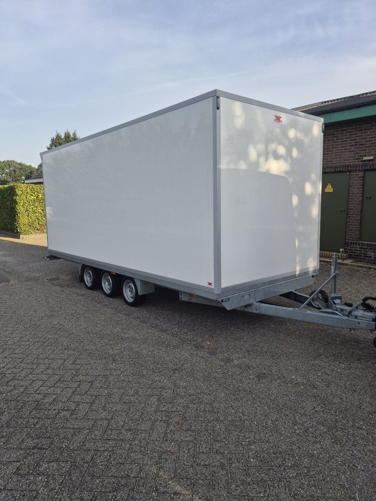 Gesloten aanhangwagen tridem 5.50x2.20x2.20, Auto diversen, Ophalen, Zo goed als nieuw