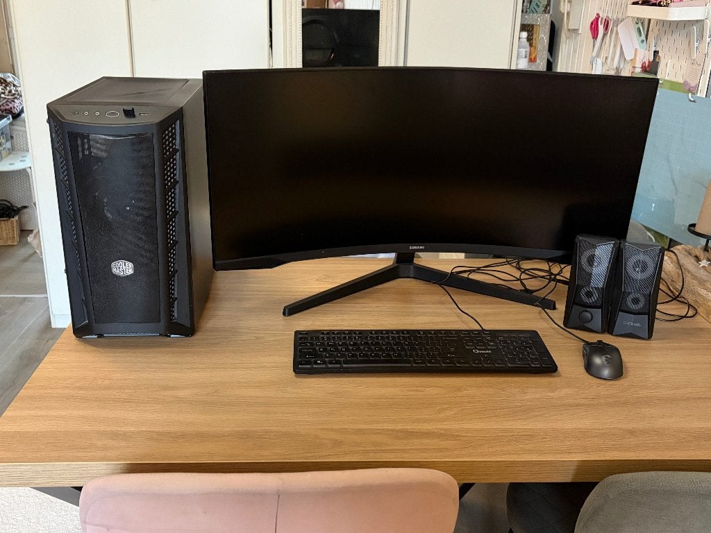 Gaming computer set met 3060 videokaart en AMD Ryzen 7, Computers en Software, Desktop Pc's, Zo goed als nieuw, Onbekend, SSD