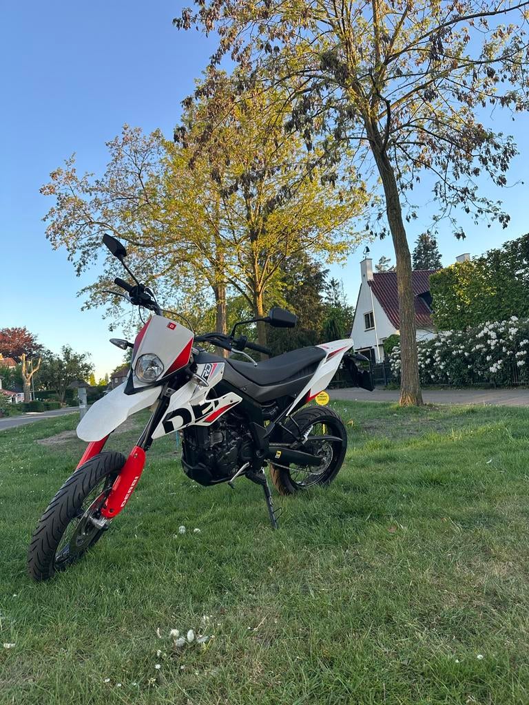 Derbi Senda 125 SM (A1-rijbewijs), Fietsen en Brommers, Brommers | Derbi, Ophalen of Verzenden, Gebruikt