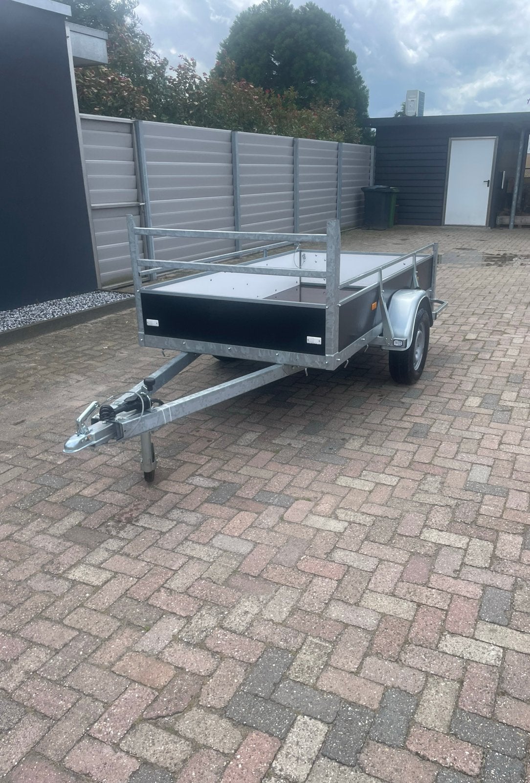Atec enkelasser 750kg, Ophalen, Zo goed als nieuw