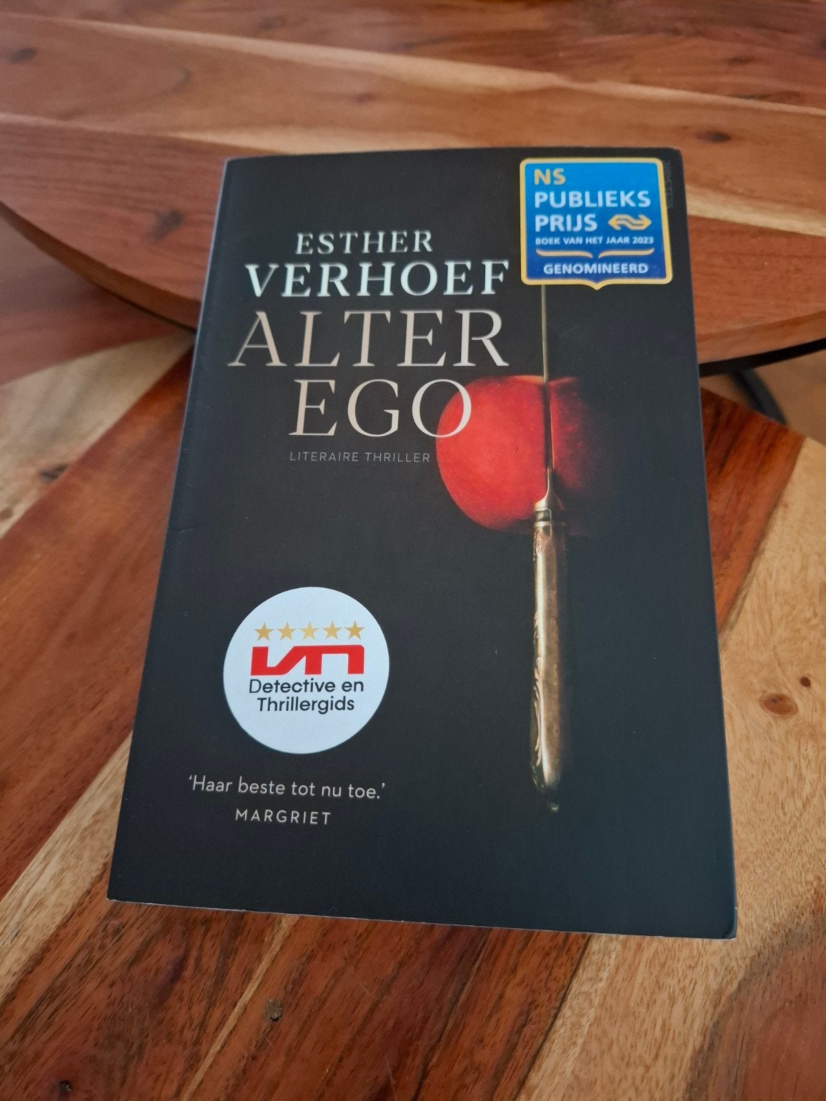 Esther Verhoef - Alter Ego (Literaire thriller), Ophalen of Verzenden, Zo goed als nieuw, Esther Verhoef, Nederland