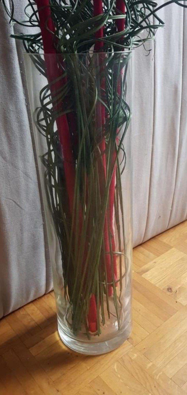 Vaas slank model met decoratieve takken., Ophalen