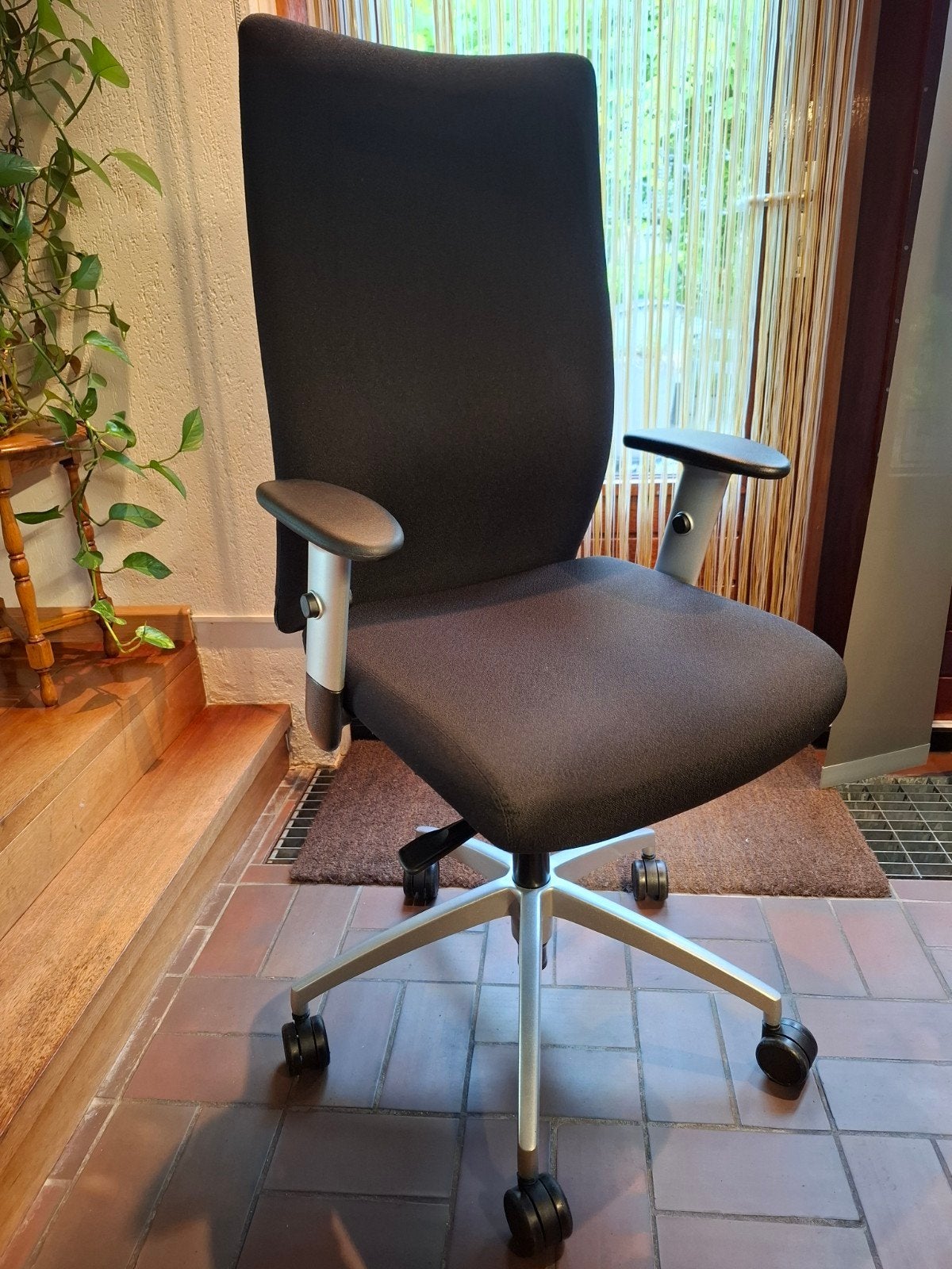 Almachair ergonomische bureaustoel als nieuw, Ophalen, Zwart, Zo goed als nieuw, Bureaustoel
