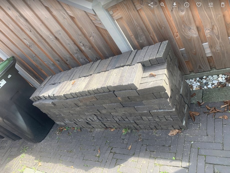 Stapel stenen om gratis op te halen, Tuin en Terras, Ophalen, Overige materialen, Gebruikt, Klinkers