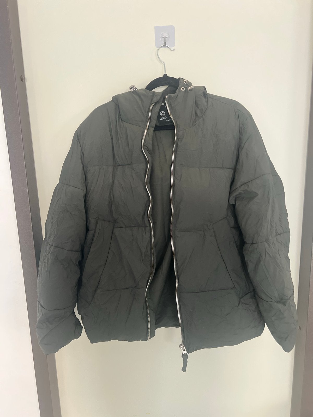 Heren Primark Pufferjack Maat L - Groen, Wind- & Waterbesten, Kleding | Heren, Ophalen of Verzenden, Zo goed als nieuw, Maat 52/54 (L)