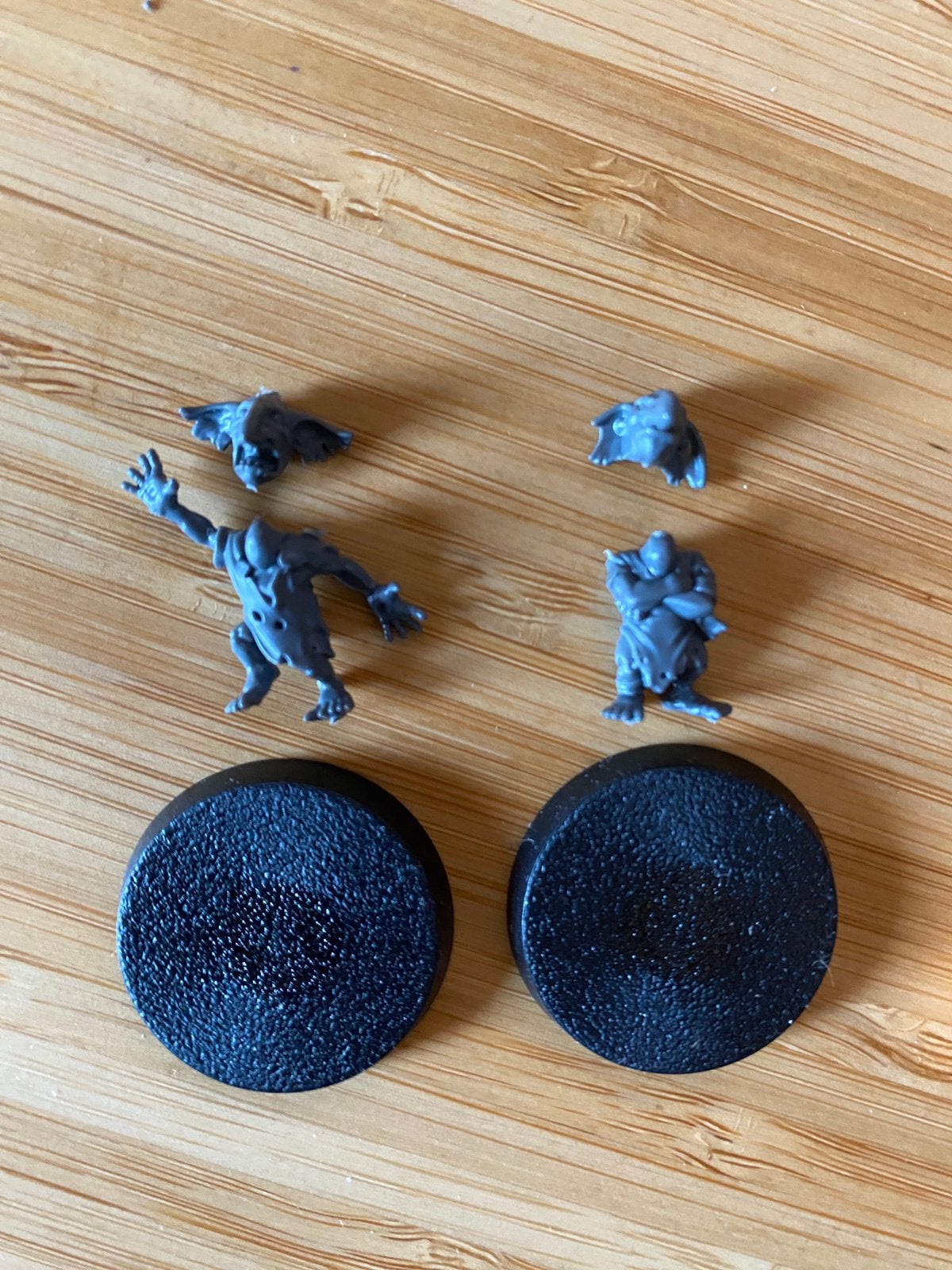 2 Gnoblar linemans on sprue AOS, Hobby en Vrije tijd, Ophalen of Verzenden, Zo goed als nieuw, Warhammer, Figuurtje(s)