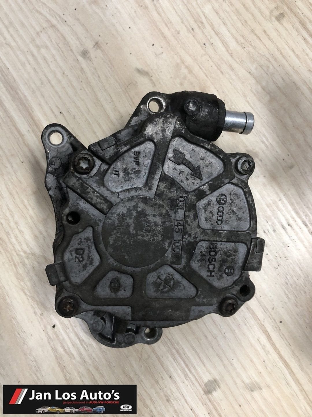 VW Transporter T5 vacuumpomp 2.0 TDI BiTdi 03L145100f, Gebruikt, -, Volkswagen, -