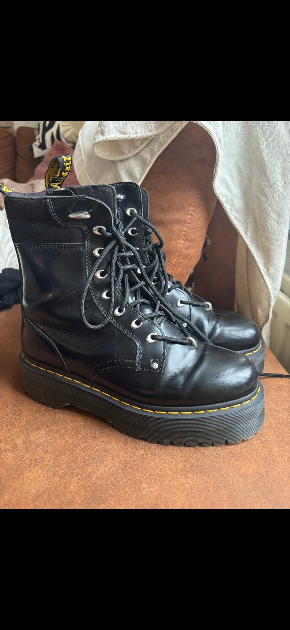 Stoere Dr. Martens in maat 42., Ophalen of Verzenden, Zo goed als nieuw, Zwart, Lage of Enkellaarzen
