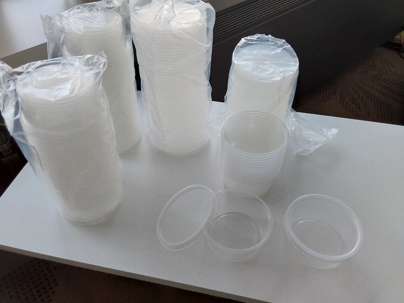 Partij van 200 nieuwe plastic bakjes met deksels, 200 ml., Kunststof, Nieuw, Ophalen of Verzenden, Voorraadpot