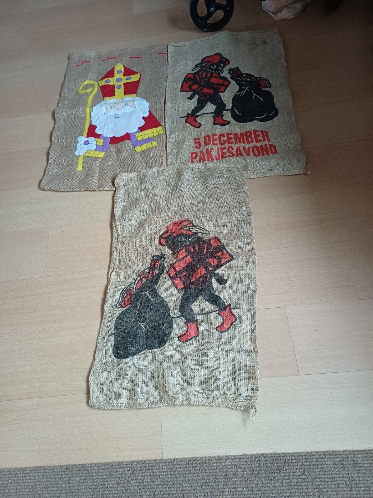 3 leuke vintage jutte sint/piet zakken m.echte pieten, Ophalen of Verzenden, Zo goed als nieuw