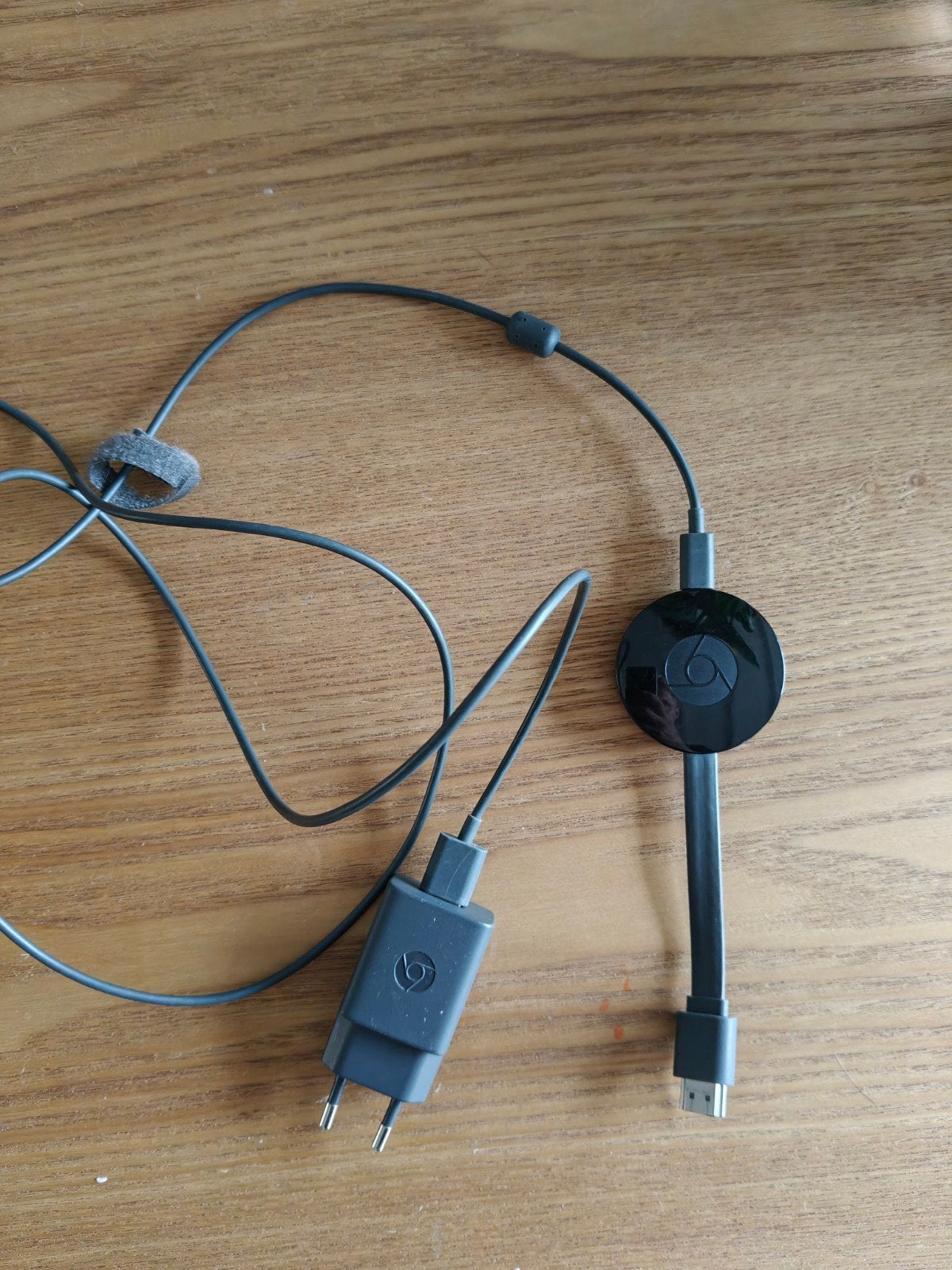 Google Chromecast (1e generatie) met adapter, Ophalen of Verzenden, Gebruikt, HDMI