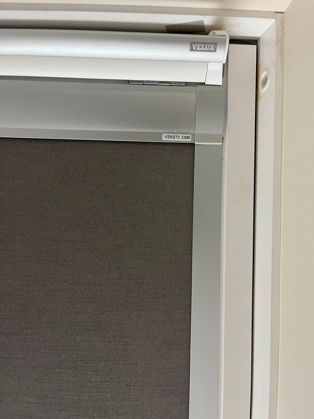 Velux verduisterend rolgordijn grijs op maat, Ophalen, Gebruikt, Overige merken, Verduisterend