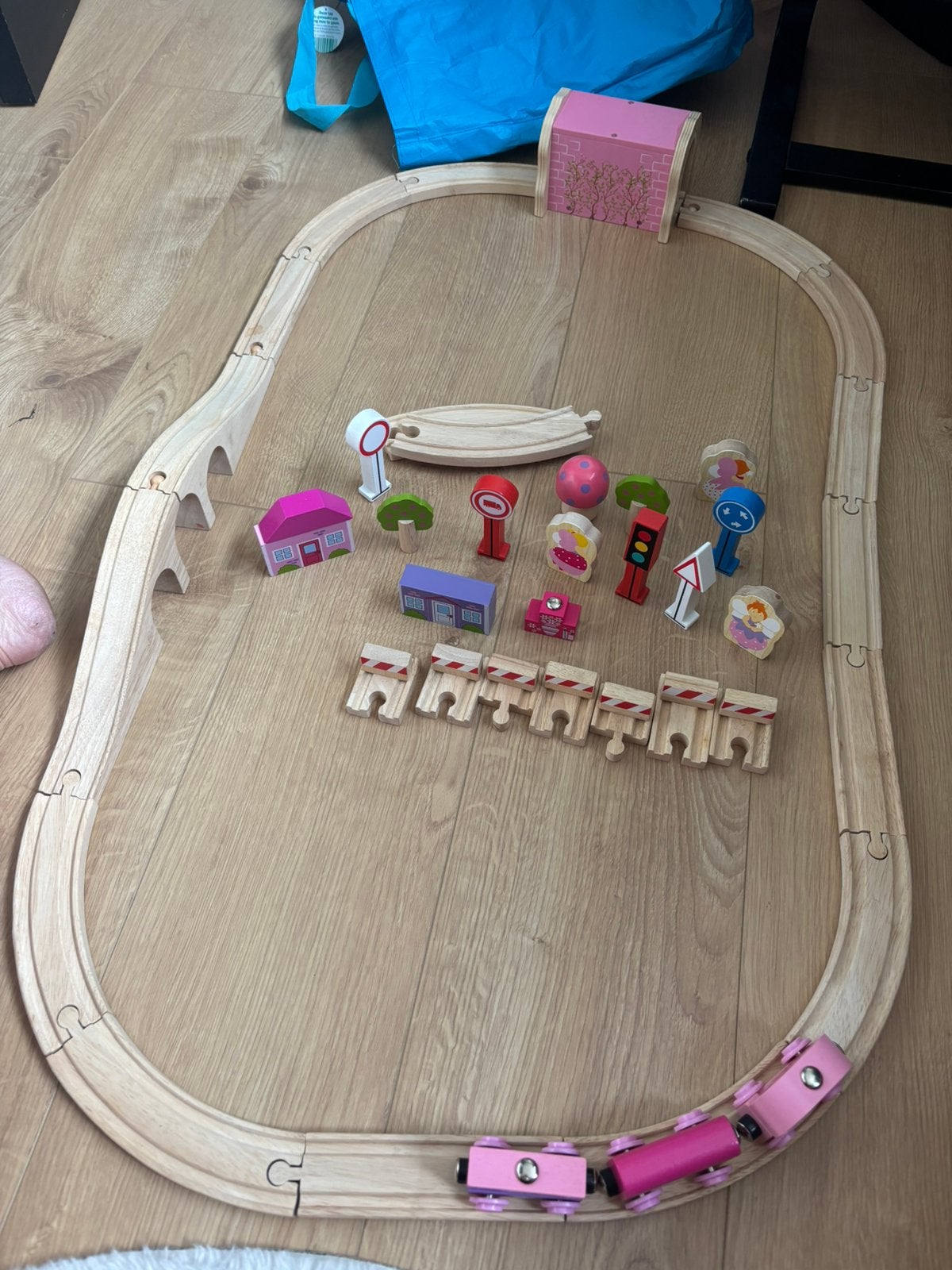Houten treinbaan brio, Kinderen en Baby's, Speelgoed | Houten speelgoed, Ophalen of Verzenden, Zo goed als nieuw