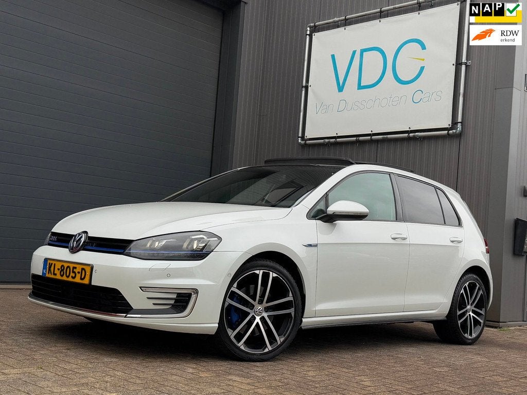 Volkswagen Golf 1.4 TSI GTE | Automaat | Schuifdak | Xenon, Auto's, 8 kWh, Stof, Gebruikt, 4 cilinders