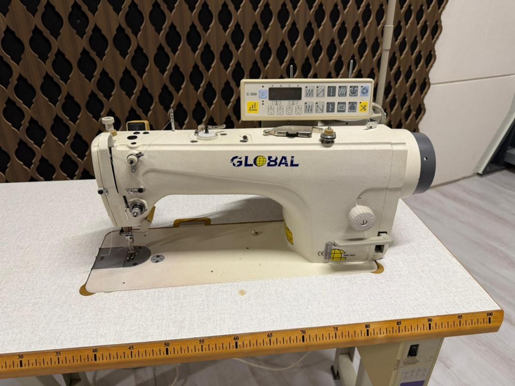 Industriële Global naaimachine met automatische knip, Industrieel, Ophalen, Overige merken, Naaimachine